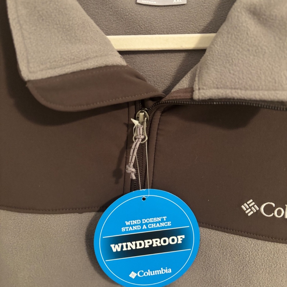 Columbia Men's Fleece & Water-Resistant Vest- XXL - Picture 2 of 3